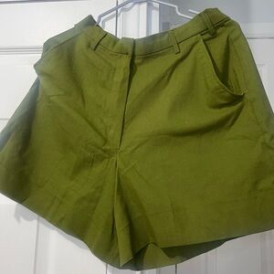 100% Linen - Olive Green Women's Shorts